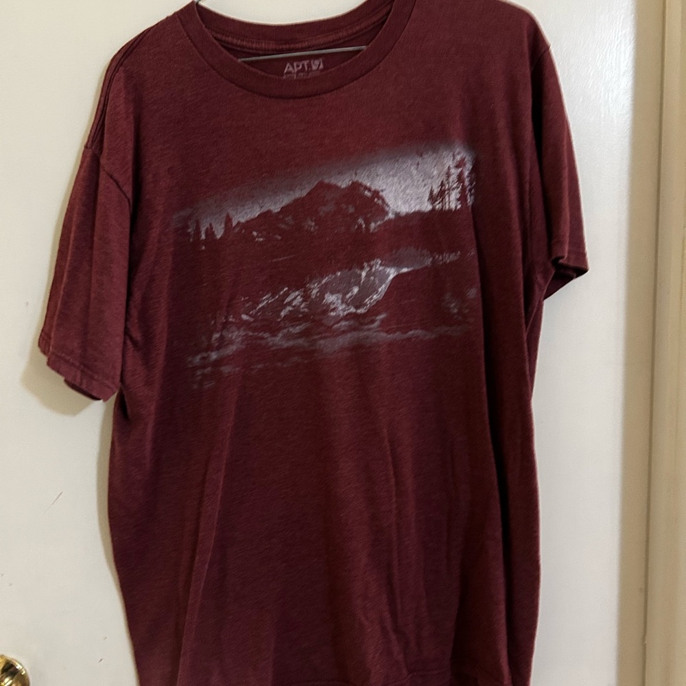 Apt. 9 Men's Burgundy Scenic Graphic Tee